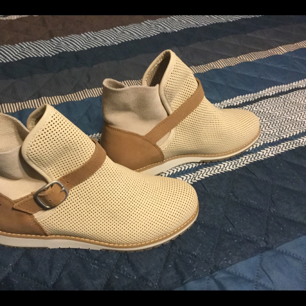 Emu Australia leather boots. Size 7.